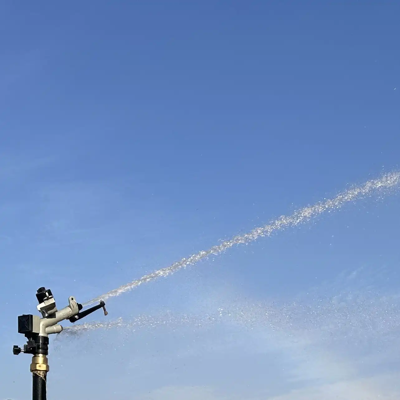1 Inch Brass Rain Gun With Stand | 160 Ft Diameter Coverage thumbnail